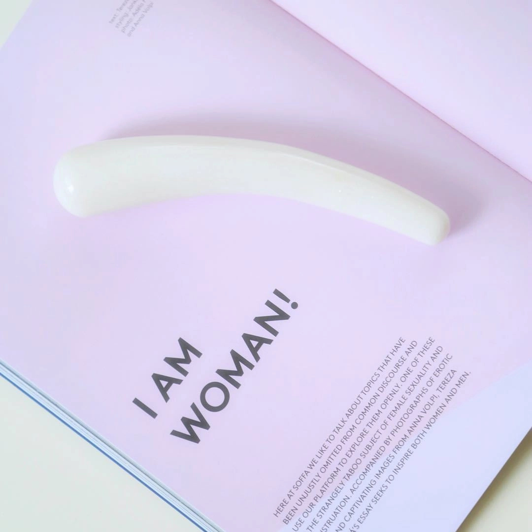 ONNA MOON CURVE- internal massage pleasure wand