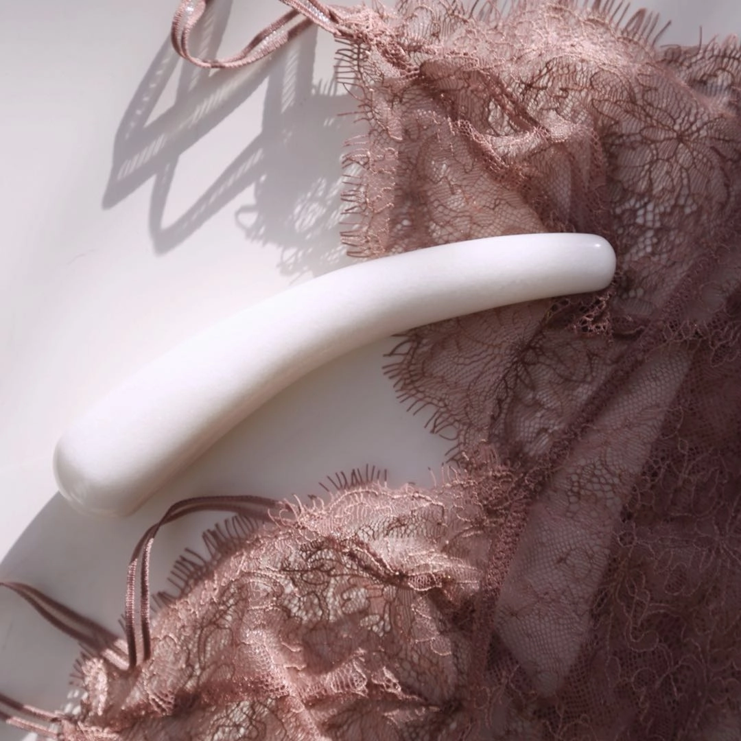 ONNA MOON CURVE- internal massage pleasure wand
