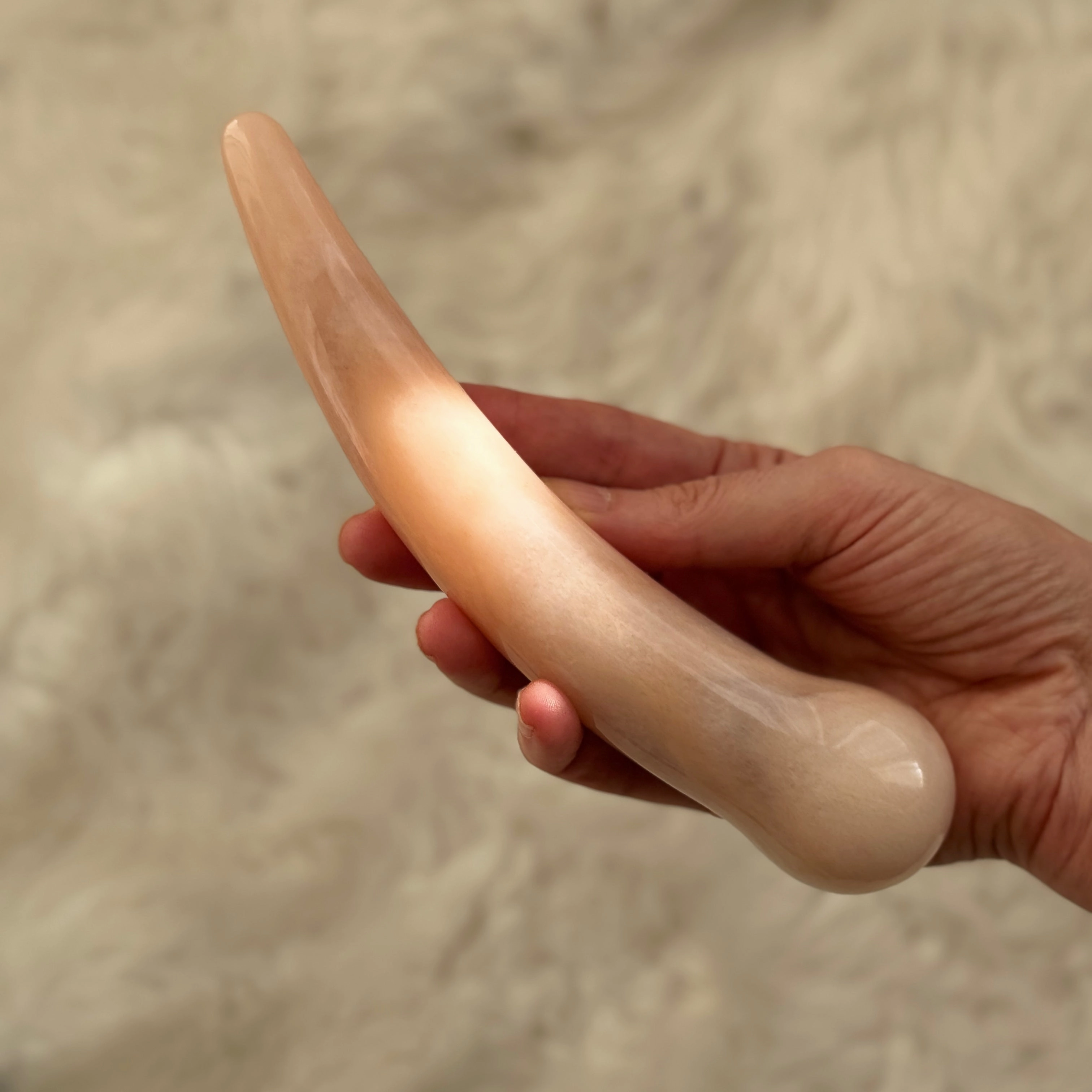 ONNA NUDE FRISSON- pleasure wand